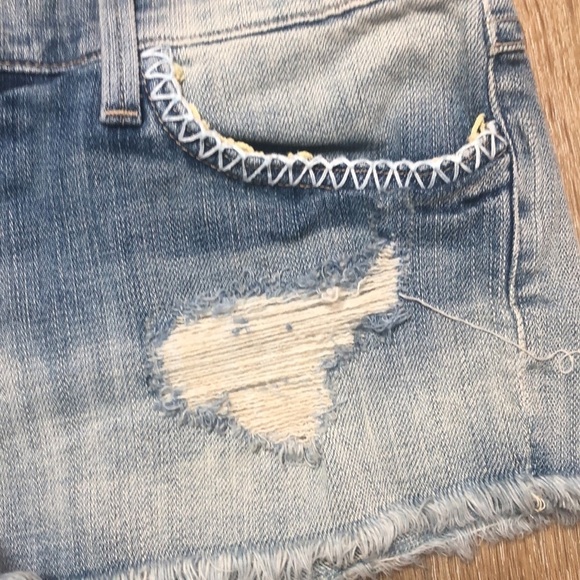 Wildfox Lara Midrise Cut-off Shorts Size 27 - Picture 5 of 7